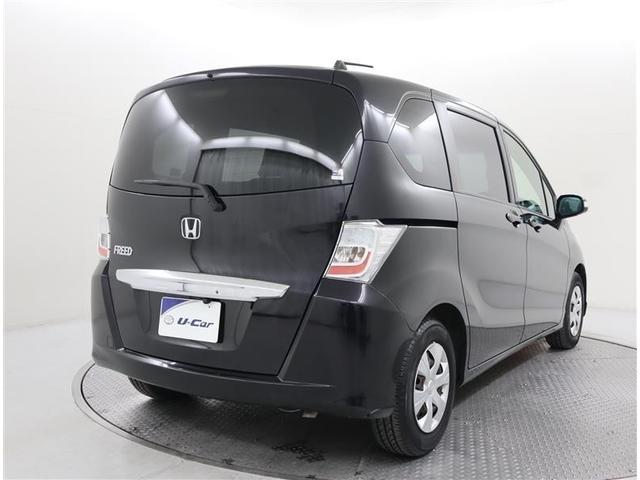 フリード G ジャストセレクション フルセグ メモリーナビ DVD再生 ミュージックプレイヤー接続可 バックカメラ ETC 両側電動スライド HIDヘッドライト ウオークスルー 乗車定員6人 3列シート アイドリングストップ(4枚目)