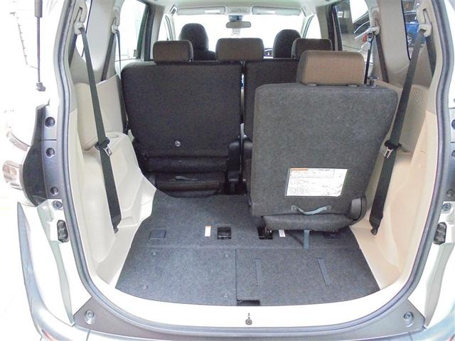 シエンタ ハイブリッドＧ　メモリーナビ　フルセグＴＶ　ＤＶＤ再生　ミュージックプレイヤー接続可　バックカメラ　衝突被害軽減システム　ＥＴＣ　両側電動スライド　ウオークスルー　乗車定員７人　３列シート　記録簿　スマートキー（9枚目）