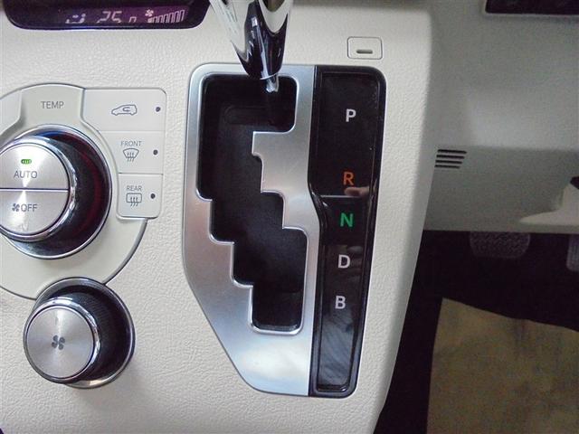 シエンタ ハイブリッドＧ　メモリーナビ　フルセグＴＶ　ＤＶＤ再生　ミュージックプレイヤー接続可　バックカメラ　衝突被害軽減システム　ＥＴＣ　両側電動スライド　ウオークスルー　乗車定員７人　３列シート　記録簿　スマートキー（16枚目）