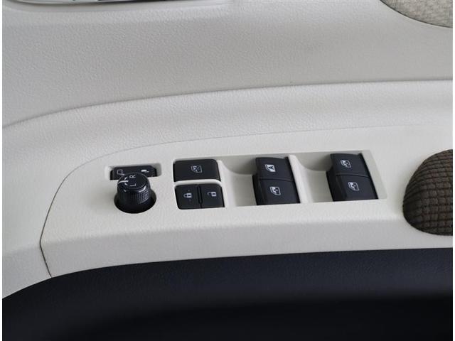 シエンタ ハイブリッドＧ　メモリーナビ　フルセグＴＶ　ＤＶＤ再生　ミュージックプレイヤー接続可　バックカメラ　衝突被害軽減システム　ＥＴＣ　両側電動スライド　ウオークスルー　乗車定員７人　３列シート　記録簿　スマートキー（24枚目）