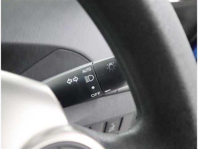 プリウス Ｓマイコーデ　メモリーナビ　ワンセグＴＶ　ミュージックプレイヤー接続可　バックカメラ　ＥＴＣ　ＨＩＤヘッドライト　記録簿　スマートキー　デュアルエアバッグ　レザーシート　アルミホイール（21枚目）