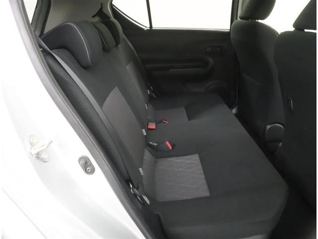 アクア Ｓスタイルブラック　衝突軽減ブレーキ　ＣＤ再生　ミュージックプレイヤー接続可　スマートキー　車線逸脱警報　ペダル踏み間違い急発進抑制装置　ＥＴＣ　ＬＥＤヘッドランプ　オートマチックハイビーム　デュアルエアバッグ（7枚目）