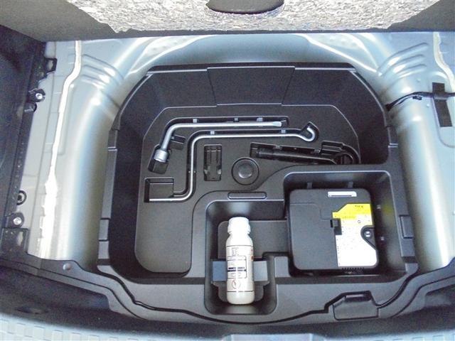 アクア Ｓスタイルブラック　衝突軽減ブレーキ　ＣＤ再生　ミュージックプレイヤー接続可　スマートキー　車線逸脱警報　ペダル踏み間違い急発進抑制装置　ＥＴＣ　ＬＥＤヘッドランプ　オートマチックハイビーム　デュアルエアバッグ（11枚目）