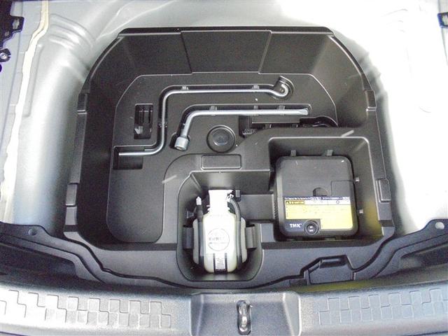 アクア Ｇブラックソフトレザーセレクション　フルセグＴＶ　メモリーナビゲーション　ＤＶＤ再生　Ｂｌｕｅｔｏｏｔｈオーディオ　バックカメラ　ＥＴＣ　クルーズコントロール　スマートキー　デュアルエアバッグ（11枚目）