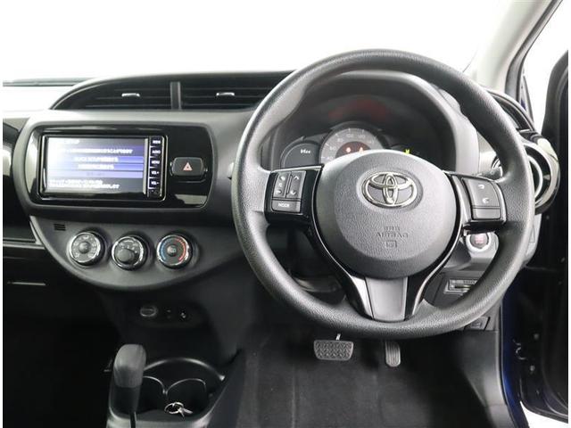 ヴィッツ Ｆ　セーフティーエディションＩＩＩ　ワンセグ　メモリーナビ　ミュージックプレイヤー接続可　バックカメラ　衝突被害軽減システム　ＥＴＣ　　ＬＥＤヘッドランプ　ワンオーナー（7枚目）