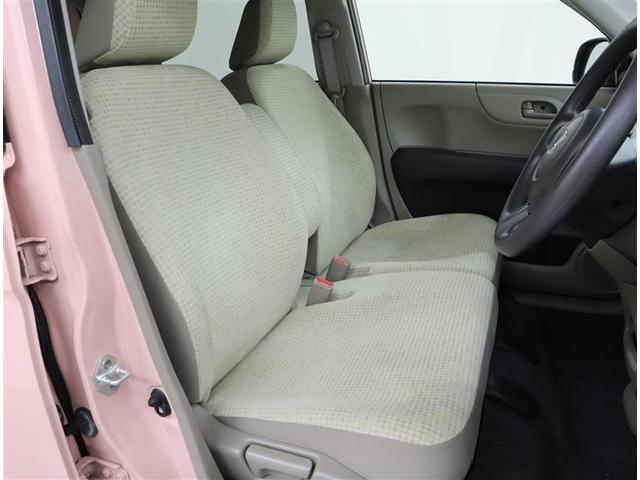 フロントシートはベンチタイプ