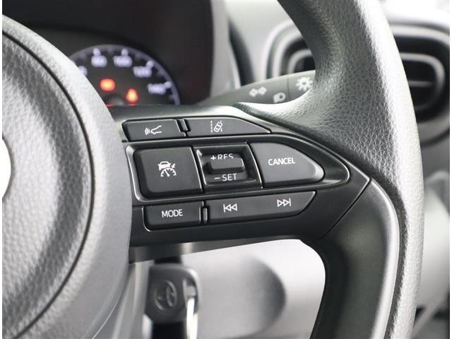 ヤリス Ｘ　ブラインドスポットモニター　バックカメラ　衝突被害軽減システム　ワンオーナー（17枚目）