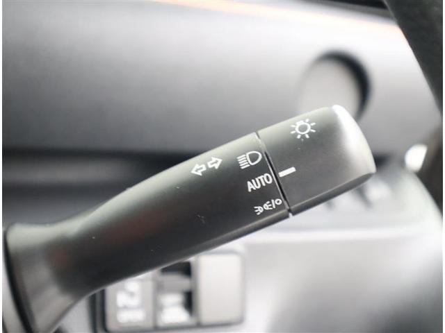 シエンタ Ｘ　フルセグ　メモリーナビ　ＤＶＤ再生　ミュージックプレイヤー接続可　バックカメラ　衝突被害軽減システム　ＥＴＣ　電動スライドドア　ウオークスルー　乗車定員７人　３列シート　ワンオーナー　記録簿（15枚目）