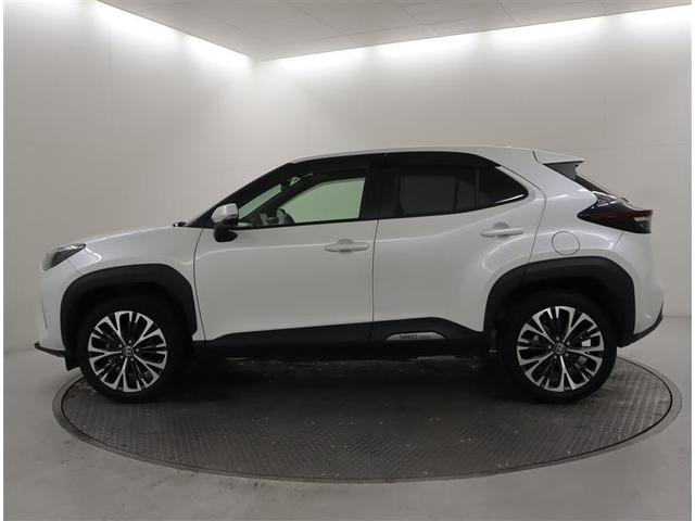 ヤリスクロス ハイブリッドＺ　ミュージックプレイヤー接続可　バックカメラ　衝突被害軽減システム　ＥＴＣ　ＬＥＤヘッドランプ　ワンオーナー　記録簿（3枚目）