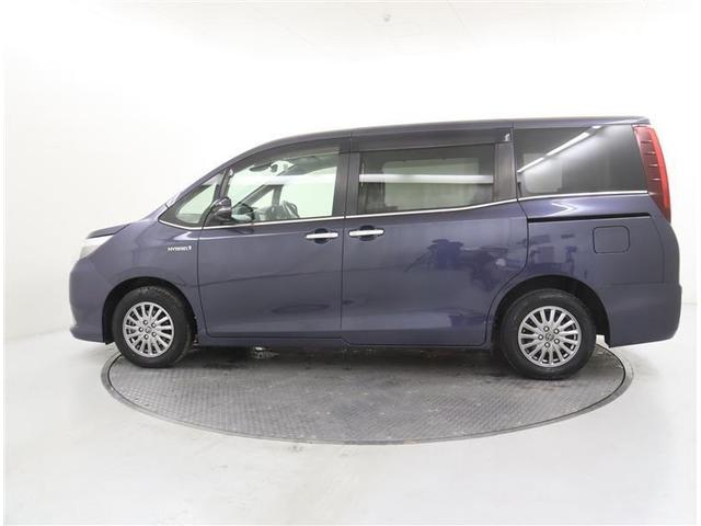 エスクァイア ハイブリッドＧｉ　フルセグ　メモリーナビ　ＤＶＤ再生　ミュージックプレイヤー接続可　後席モニター　バックカメラ　衝突被害軽減システム　ＥＴＣ　両側電動スライド　ＬＥＤヘッドランプ　乗車定員７人　３列シート　ワンオーナー（2枚目）