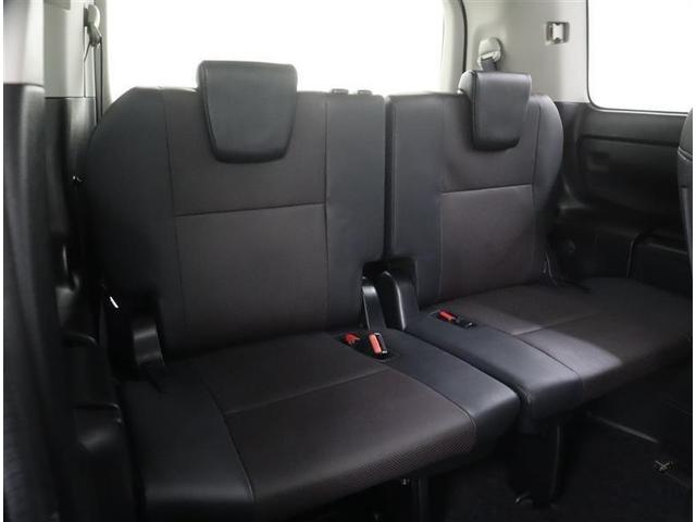 エスクァイア ハイブリッドＧｉ　フルセグ　メモリーナビ　ＤＶＤ再生　ミュージックプレイヤー接続可　後席モニター　バックカメラ　衝突被害軽減システム　ＥＴＣ　両側電動スライド　ＬＥＤヘッドランプ　乗車定員７人　３列シート　ワンオーナー（6枚目）