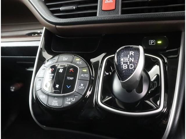 エスクァイア ハイブリッドＧｉ　フルセグ　メモリーナビ　ＤＶＤ再生　ミュージックプレイヤー接続可　後席モニター　バックカメラ　衝突被害軽減システム　ＥＴＣ　両側電動スライド　ＬＥＤヘッドランプ　乗車定員７人　３列シート　ワンオーナー（16枚目）