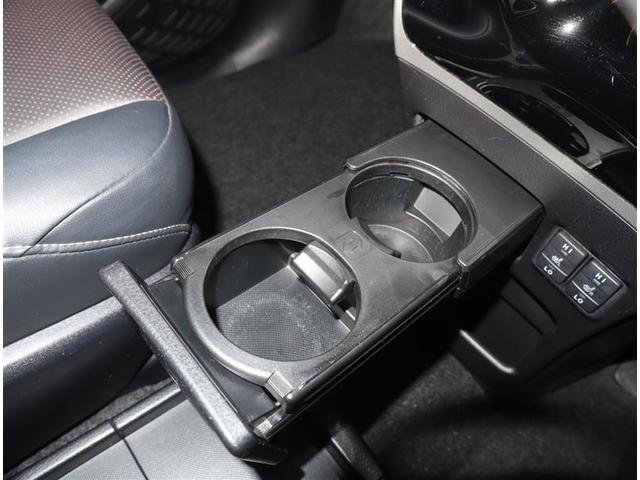 エスクァイア ハイブリッドＧｉ　フルセグ　メモリーナビ　ＤＶＤ再生　ミュージックプレイヤー接続可　後席モニター　バックカメラ　衝突被害軽減システム　ＥＴＣ　両側電動スライド　ＬＥＤヘッドランプ　乗車定員７人　３列シート　ワンオーナー（17枚目）