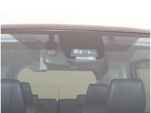 エスクァイア ハイブリッドＧｉ　フルセグ　メモリーナビ　ＤＶＤ再生　ミュージックプレイヤー接続可　後席モニター　バックカメラ　衝突被害軽減システム　ＥＴＣ　両側電動スライド　ＬＥＤヘッドランプ　乗車定員７人　３列シート　ワンオーナー（32枚目）