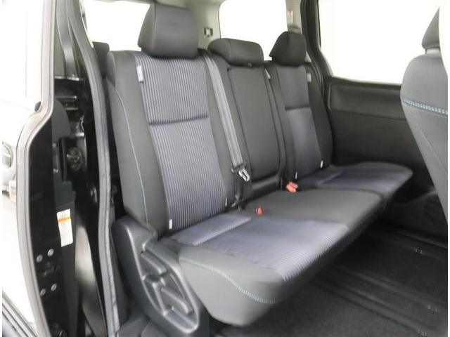 ノア Ｓｉ　フルセグ　メモリーナビ　ＤＶＤ再生　バックカメラ　衝突被害軽減システム　ＥＴＣ　ドラレコ　電動スライドドア　ＬＥＤヘッドランプ　ウオークスルー　乗車定員８人　３列シート（9枚目）