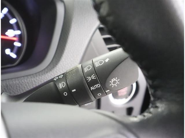 ノア Ｓｉ　フルセグ　メモリーナビ　ＤＶＤ再生　バックカメラ　衝突被害軽減システム　ＥＴＣ　ドラレコ　電動スライドドア　ＬＥＤヘッドランプ　ウオークスルー　乗車定員８人　３列シート（21枚目）