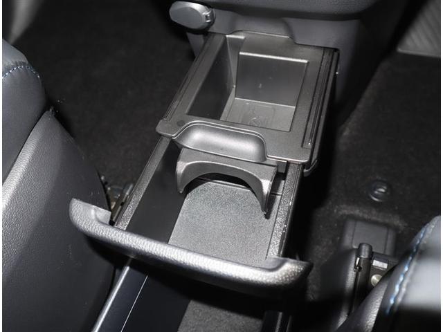 ヴォクシー Ｓ－Ｚ　フルセグ　メモリーナビ　ＤＶＤ再生　後席モニター　バックカメラ　衝突被害軽減システム　ＥＴＣ　両側電動スライド　ＬＥＤヘッドランプ　ウオークスルー　乗車定員７人　３列シート　ワンオーナー（22枚目）