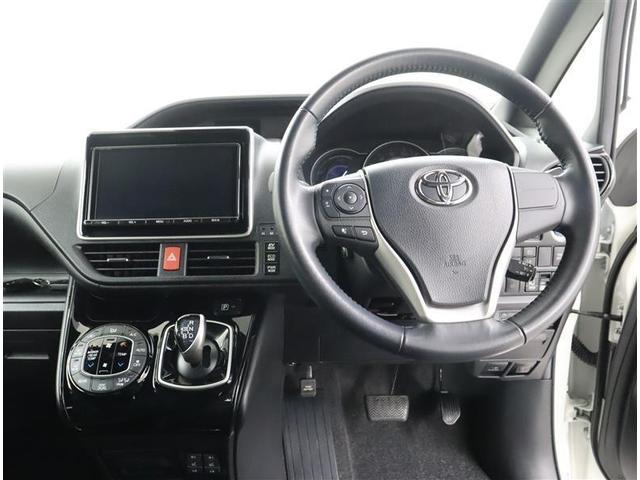ノア ハイブリッドＧ　当社下取り車両　ＴＯＹＯＴＡ認定中古車　ナビ　バックカメラ　フルセグ　ＥＴＣ　シートヒーター　両側電動スライドドア　クルーズコントロール（10枚目）