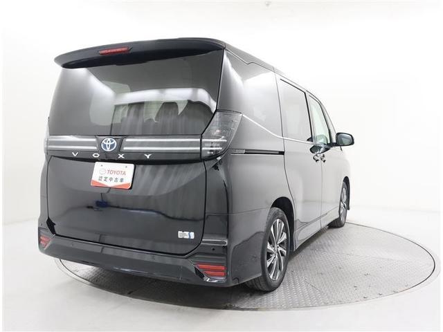ヴォクシー ハイブリッドＳ－Ｚ　当社下取りワンオーナー　ＴＯＹＯＴＡ認定中古車　フルセグ　メモリーナビ　後席モニター　バックカメラ　ＥＴＣ　両側電動スライド　ＬＥＤヘッドランプ　クルーズコントロール　快適利便パッケージＨｉｇｈ（7枚目）