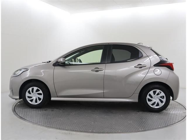 ヤリス ハイブリッドＧ　当社下取りワンオーナー車　ＴＯＹＯＴＡ認定中古車　ディスプレイオーディオ　ＤＶＤ再生　ミュージックプレイヤー接続可　バックカメラ　衝突被害軽減システム　ドラレコ　ＬＥＤヘッドランプ　ワンオーナー（6枚目）