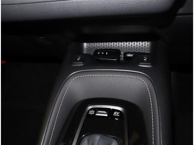カローラ ハイブリッド　ダブルバイビー　当社下取りワンオーナー車　ＴＯＹＯＴＡ認定中古車　メモリーナビ　ミュージックプレイヤー接続可　バックカメラ　衝突被害軽減システム　ＥＴＣ　ドラレコ　ＬＥＤヘッドランプ　ワンオーナー（16枚目）