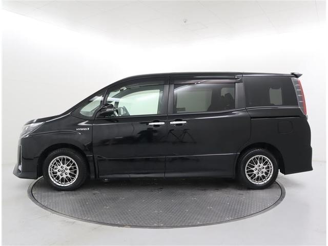 ノア ハイブリッドＳｉ　ダブルバイビー　当社下取りワンオーナー　ＴＯＹＯＴＡ認定中古車　フルセグ　メモリーナビ　ＤＶＤ再生　ミュージックプレイヤー接続可　後席モニター　バックカメラ　衝突被害軽減システム　ＥＴＣ　両側電動スライドドア（6枚目）