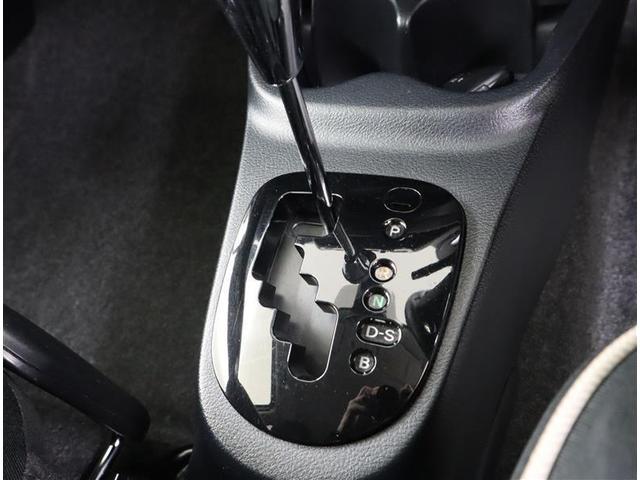 ヴィッツ ジュエラ　１オーナー／トヨタ保証付／記録簿／スマートキー２個／バッテリーチケット／メモリーナビ・ＤＶＤ・地デジ・ＢＴ・ＳＤ録音／バックカメラ／衝突被害軽減システム／ＥＴＣ／左前フロア凹み・キズあり修復歴扱い車（25枚目）