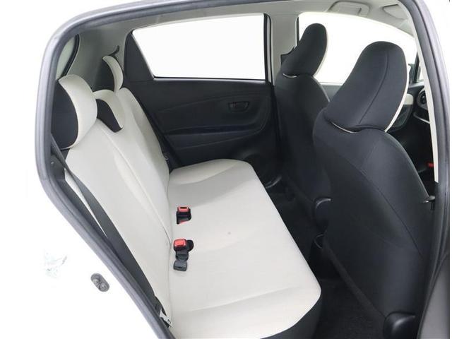 ヴィッツ F 1オーナー/トヨタ保証付/走行約2万キロ/記録簿/バッテリーチケット/CD・AMFM・USB・ミュージックプレイヤー接続可/車線逸脱防止・衝突被害軽減システム/ETC/LEDライト・自動ハイビーム(6枚目)