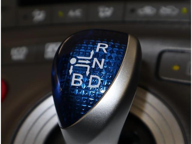 プリウス S ミュージックプレイヤー接続可 HIDヘッドライト ワンオーナー 記録簿(13枚目)