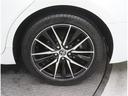 アルミホイールを装備！おしゃれなデザインだけでなく、鉄のホイールと比べて足元が軽くなり燃費向上にも貢献！