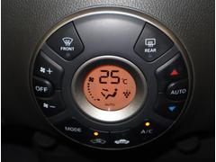 オートエアコン付きなので一度、温度を設定すれば自動的に過ごし易い温度に調整してくれますよ。車内をいつでも快適空間にしてくれます。 6