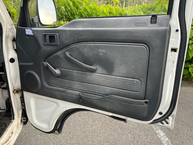アクティトラック 　ユーザー様買取車　ＭＴ　走行距離８８６００ｋｍ　車検令和８年９月　ラジオ　ドアバイザー（31枚目）