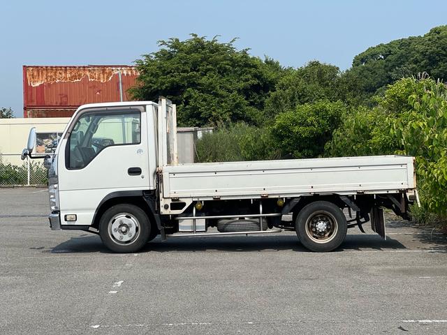 エルフトラック 　ユーザー様買取車　ＭＴ　オートエアコン　パワーステアリング　パワーウインドウ　車検令和７年１１月　フォグランプ　ＣＤ　ＦＭ　ＡＭ　アイドリングストップ　ＥＴＣ　電動格納ミラー　ドアバイザー（10枚目）