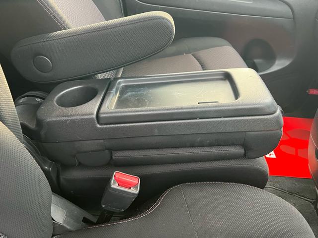 セレナ ハイウェイスター　Ｖセレクション　ユーザー様買取車　社外ナビ　ＴＶ　Ｂｌｕｅｔｏｏｔｈ　ＥＴＣ　バックカメラ　ドライブレコーダー　スマートキー　プッシュスタート　クルーズコントロール　ドアバイザー　車検２年　両側パワースライドドア（26枚目）