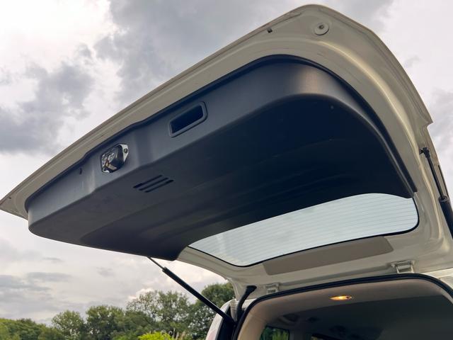 セレナ ハイウェイスター　Ｖセレクション　ユーザー様買取車　社外ナビ　ＴＶ　Ｂｌｕｅｔｏｏｔｈ　ＥＴＣ　バックカメラ　ドライブレコーダー　スマートキー　プッシュスタート　クルーズコントロール　ドアバイザー　車検２年　両側パワースライドドア（39枚目）