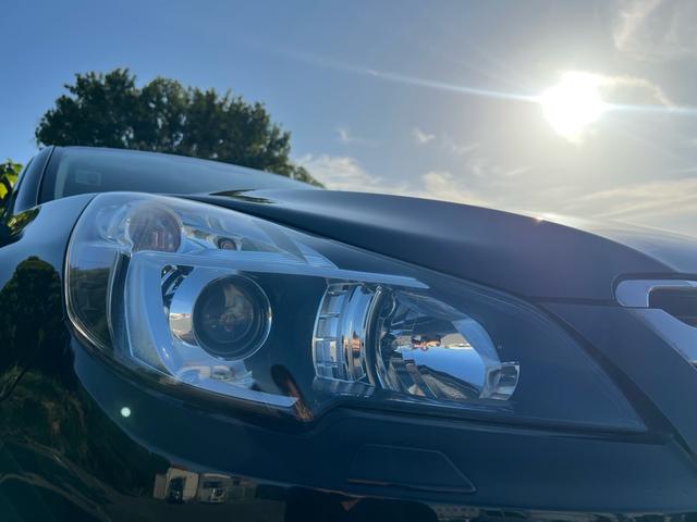 レガシィツーリングワゴン ２．５ｉ　Ｂスポーツアイサイト　Ｇパッケージ　４ＷＤ　ＳＤナビ　リアカメラ　フルセグ　スマートキー×２　ＨＩＤヘッドライト　衝突軽減ブレーキ　ドラレコ　クルコン　Ｂｌｕｅｔｏｏｔｈ　ＵＳＢ　純正１７インチアルミ　ＥＴＣ　アイサイト　ハーフレザー（50枚目）