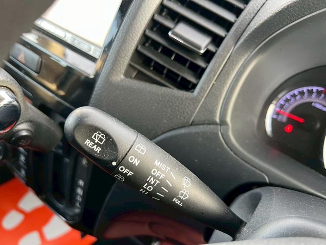 パレットＳＷ ＸＳ　ユーザー様買取車　ナビ　ＴＶ　バックモニター　ＥＴＣ　スマートキー　プッシュスタート　オートエアコン　ドライブレコーダー　ＨＩＤ　ベンチシート　フルフラット　運転席助手席エアバック　衝突安全ボディ（17枚目）