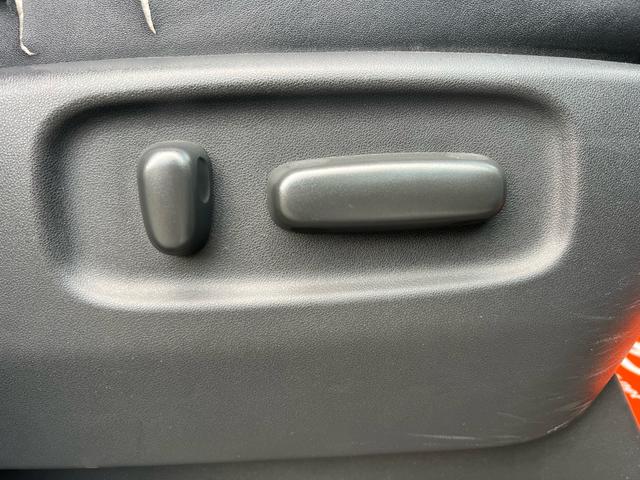 エスティマ アエラス レザーパッケージ ユーザー様買取車 ナビ TV Bluetooth バックモニター ETC スマートキー2本 革シート オットマン パワーシート シートヒーター 盗難防止システム HID 衝突安全ボディ ダブルエアコン(30枚目)