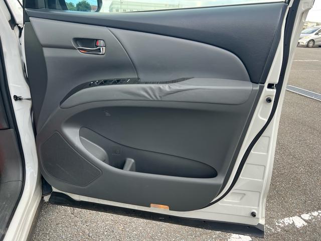 エスティマ アエラス レザーパッケージ ユーザー様買取車 ナビ TV Bluetooth バックモニター ETC スマートキー2本 革シート オットマン パワーシート シートヒーター 盗難防止システム HID 衝突安全ボディ ダブルエアコン(70枚目)