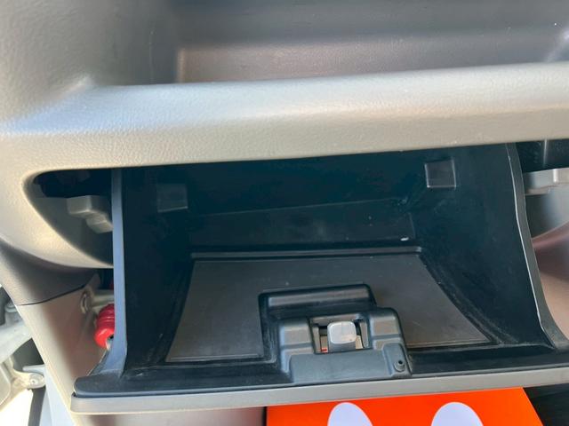 ＮＶ１００クリッパーバン ＤＸ　平成２９年式　クリッパーバン　ＭＴ　スペリアホワイト　　ＤＸ　ＥＴＣ　ドライブレコーダー　ＥＴＣ　ＡＭ／ＦＭラジオ　ＵＶカットガラス　走行距離８９７００キロ　車検令和８年１月（30枚目）