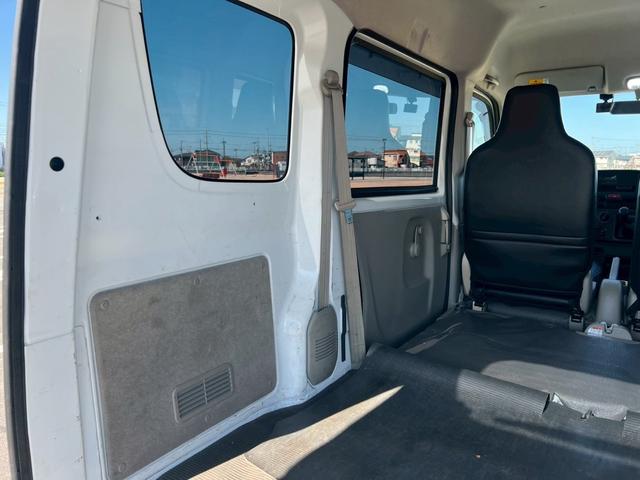 ＮＶ１００クリッパーバン ＤＸ　平成２９年式　クリッパーバン　ＭＴ　スペリアホワイト　　ＤＸ　ＥＴＣ　ドライブレコーダー　ＥＴＣ　ＡＭ／ＦＭラジオ　ＵＶカットガラス　走行距離８９７００キロ　車検令和８年１月（40枚目）