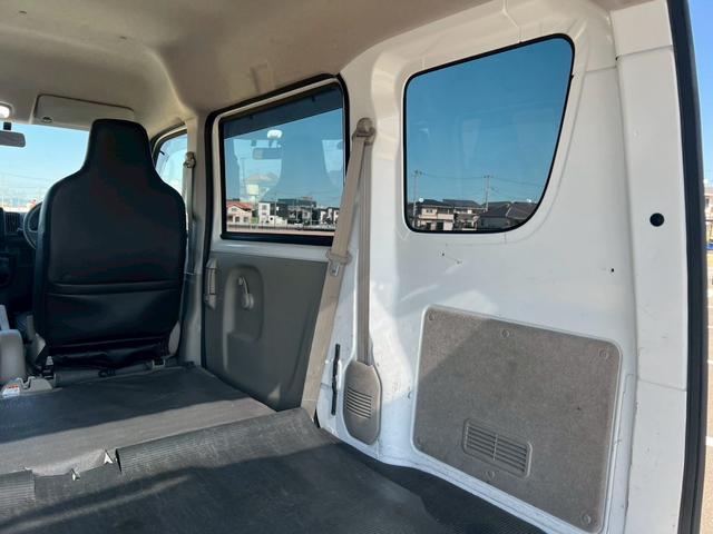 ＮＶ１００クリッパーバン ＤＸ　平成２９年式　クリッパーバン　ＭＴ　スペリアホワイト　　ＤＸ　ＥＴＣ　ドライブレコーダー　ＥＴＣ　ＡＭ／ＦＭラジオ　ＵＶカットガラス　走行距離８９７００キロ　車検令和８年１月（41枚目）