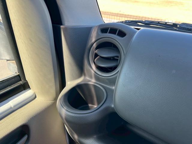 ＮＶ１００クリッパーバン ＤＸ　平成２９年式　クリッパーバン　ＭＴ　スペリアホワイト　　ＤＸ　ＥＴＣ　ドライブレコーダー　ＥＴＣ　ＡＭ／ＦＭラジオ　ＵＶカットガラス　走行距離８９７００キロ　車検令和８年１月（63枚目）