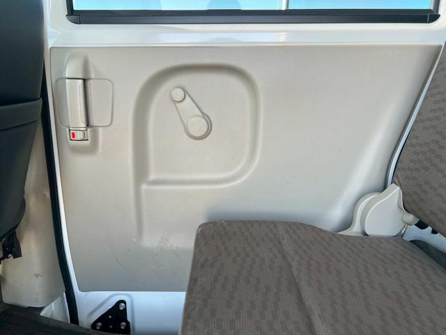 ＮＶ１００クリッパーバン ＤＸ　平成２９年式　クリッパーバン　ＭＴ　スペリアホワイト　　ＤＸ　ＥＴＣ　ドライブレコーダー　ＥＴＣ　ＡＭ／ＦＭラジオ　ＵＶカットガラス　走行距離８９７００キロ　車検令和８年１月（70枚目）