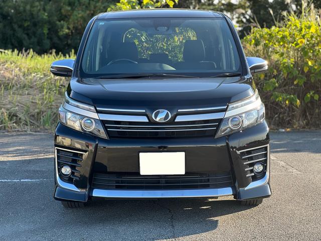 ヴォクシー ZS 煌II ユーザー様買取車 ナビ TV Bluetoothオーディオ CD DVD バックモニター フリップダウン ETC スマートキー2本 プッシュスタート オートエアコン オートマチックハイビーム ESC(3枚目)