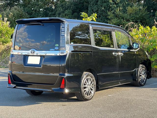 ヴォクシー ZS 煌II ユーザー様買取車 ナビ TV Bluetoothオーディオ CD DVD バックモニター フリップダウン ETC スマートキー2本 プッシュスタート オートエアコン オートマチックハイビーム ESC(12枚目)