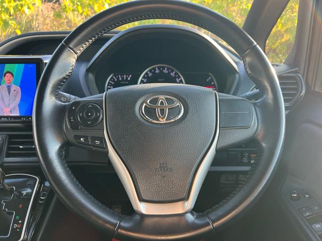 ヴォクシー ZS 煌II ユーザー様買取車 ナビ TV Bluetoothオーディオ CD DVD バックモニター フリップダウン ETC スマートキー2本 プッシュスタート オートエアコン オートマチックハイビーム ESC(16枚目)