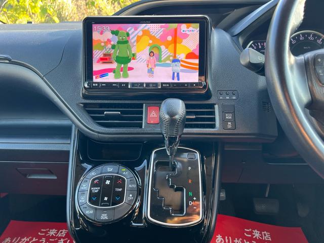 ヴォクシー ZS 煌II ユーザー様買取車 ナビ TV Bluetoothオーディオ CD DVD バックモニター フリップダウン ETC スマートキー2本 プッシュスタート オートエアコン オートマチックハイビーム ESC(19枚目)