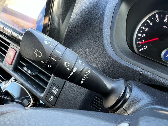 ヴォクシー ZS 煌II ユーザー様買取車 ナビ TV Bluetoothオーディオ CD DVD バックモニター フリップダウン ETC スマートキー2本 プッシュスタート オートエアコン オートマチックハイビーム ESC(22枚目)