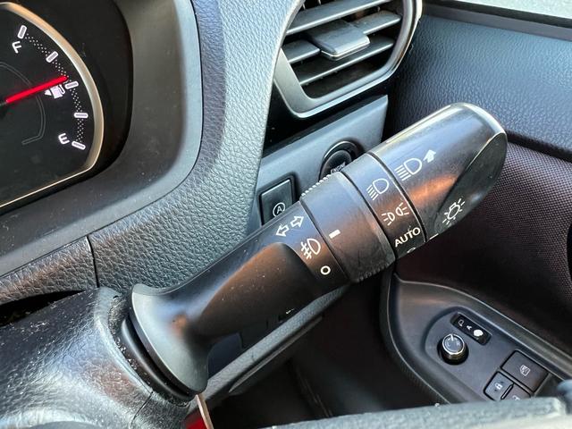 ヴォクシー ZS 煌II ユーザー様買取車 ナビ TV Bluetoothオーディオ CD DVD バックモニター フリップダウン ETC スマートキー2本 プッシュスタート オートエアコン オートマチックハイビーム ESC(23枚目)